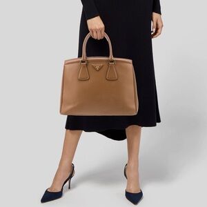 Prada Women’s Tan Saffiano Lux Parabole Tote Medium Designer Luxury Gold Accents